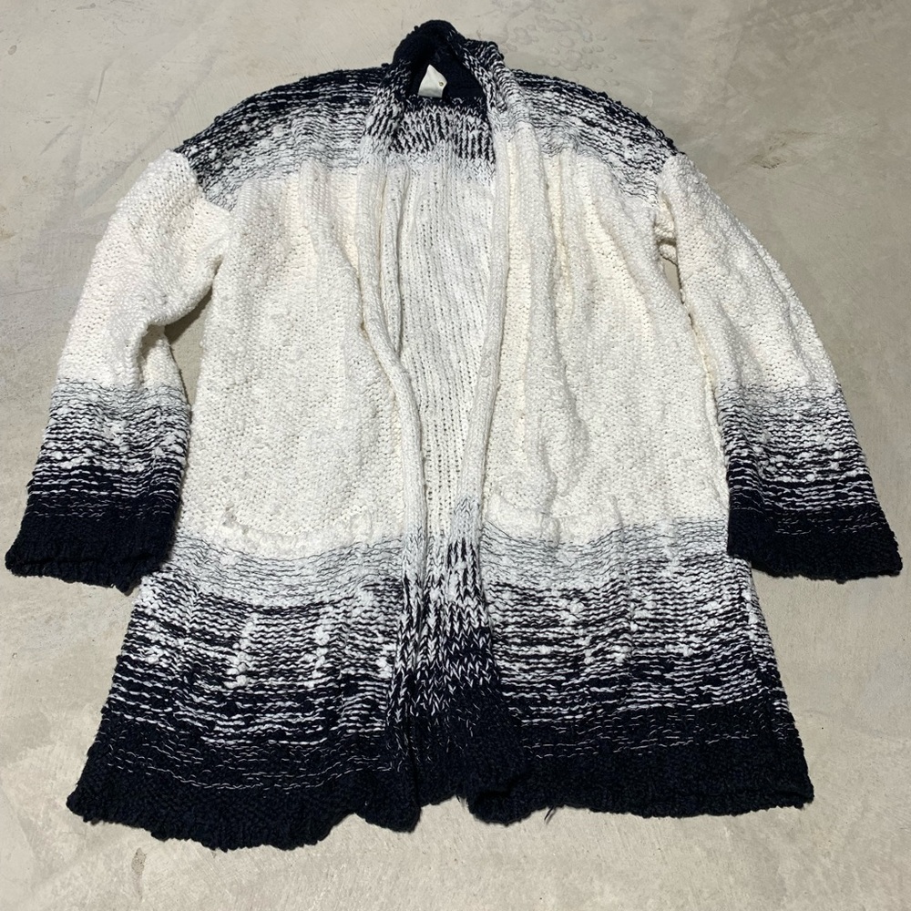 Akemi + kin Anthropologie cardigan sweater black white medium